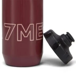 7Mesh Emblem Water Bottle - 22 Oz|-|Bouteille D'eau 7Mesh Emblem - 22 Onces -Drinkware Shop 7ME 1965 7E 7EStudio 20Detail 20A 20Port 42629933 b76a 4b87 b4f8 f456d7b54f8a