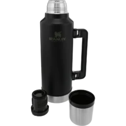 Stanley Classic Legendary Bottle | 2 QT -Drinkware Shop B2B Web PNG Classic Legendary Bottle 2 0qt Matte Black 1d278b83 9480 465c ad2d 1789146392d2