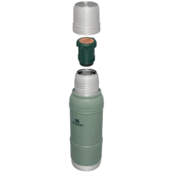 Stanley Artisan Thermal Bottle | 1.1QT -Drinkware Shop B2B Web PNG The Artisan Thermal Bottle 1 1QT 1 0L Hammertone Green Hero Exploded e6f11650 1a86 4155 929b ea1c693bb12e