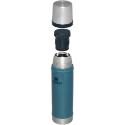 Stanley Classic Legendary Bottle | 20 OZ -Drinkware Shop B2B Web PNG The Legendary Classic Bottle 20OZ Hammertone Lake RSS Hero Exploded 4e8b387d 2b14 4e90 8b2e c000d6821f9e
