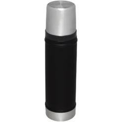 Stanley Classic Legendary Bottle | 20 OZ -Drinkware Shop B2B Web PNG The Legendary Classic Bottle 20OZ RSS Black Hero Back 9023e347 5d05 4158 9847 d74d93d9270b