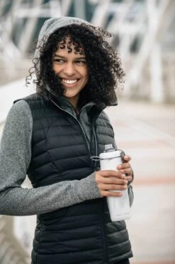 Camelbak Peak™ Fitness Chill 17 Oz Bottle|-|Bouteille Peak™ Fitness Chill 17 Oz -Drinkware Shop CMB C 1878102051 7E 7Emodel 20White 20 20Silver