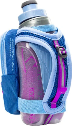 Nathan SpeedShot Plus Insulated Bottle 355 Ml|-|Bouteille à Main Isolée SpeedShot Plus 355 Ml -Drinkware Shop NAT 4858N 7E 7ED1 20Quiet 20Harbor 20 20Cerulean 20 20Purple 20Cactus