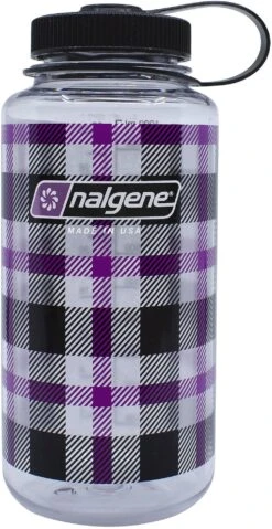 Nalgene Tritan 32oz Wide Mouth Bottle - Plaid|-|Bouteille Tritan Large Goulot 32 oz - Motif à Carreaux -Drinkware Shop NLG 682020 0130 7EPlaid 20Purple