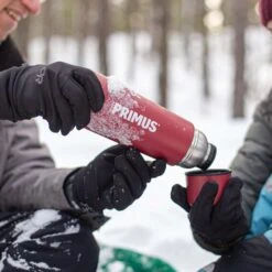 Primus Vacuum Bottle 0.75 L |-|Bouteille Isotherme 0.75 L -Drinkware Shop PRI P 741056 7E 7ELifestyle1 20Red