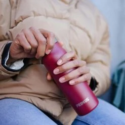 Primus Klunken Vacuum Bottle 0.5 L |-|Bouteille Isotherme Klunken Vacuum 0.5 L 19 Primus Klunken Vacuum Bottle 0.5 L |-|Bouteille Isotherme Klunken Vacuum 0.5 L -Drinkware Shop PRI P 742010 7E 7ELifestyle2 20Red fb5442b5 6ebc 47dd 98b5 b0c666456d83