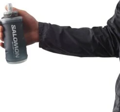 Salomon Active Handheld Bottle - Unisex|-|Bouteille Active Handheld - Unisexe -Drinkware Shop SAL LC13029000011 7E 7EDetail1 20Black 20 20Slate 20Grey 560fee0d 230b 442d 9fd6 666aad11d2b2