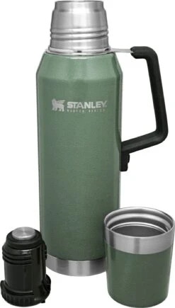 Stanley Master Vacuum Bottle - 1.4 Qt|-|Bouteille Isotherme Master - 6.7 Tasses 9 Stanley Master Vacuum Bottle - 1.4 Qt|-|Bouteille Isotherme Master - 6.7 Tasses -Drinkware Shop STL 10 02659 7E 7EDetai3 20Hammertone 20Green