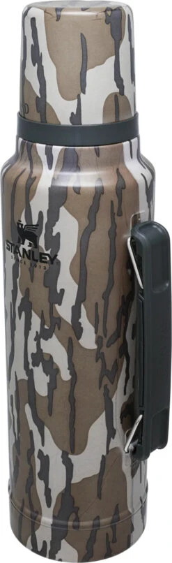 Stanley Classic Legendary Bottle 1.5qt|-|Bouteille Classic Legendary 1.5qt 36 Stanley Classic Legendary Bottle 1.5qt|-|Bouteille Classic Legendary 1.5qt -Drinkware Shop STL 10 07933 7E 7EFront 20Bottomland