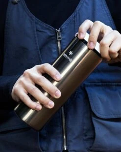 Snow Peak System Bottle 500ml|-|System Bottle 500ml -Drinkware Shop SWP TW 071R PW 7E 7EDetail1 20Dark 20Silver